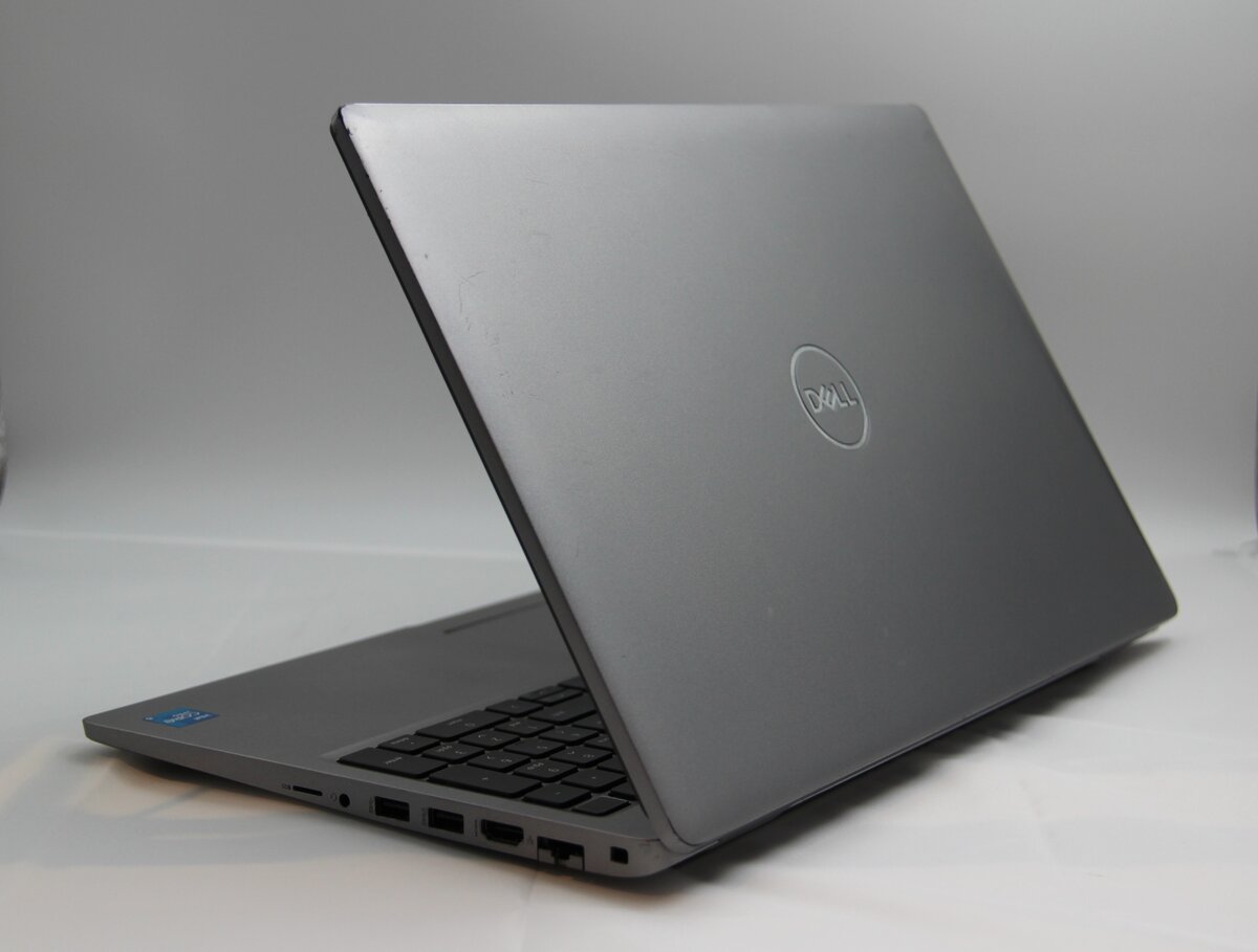 DELL Latitude 5520