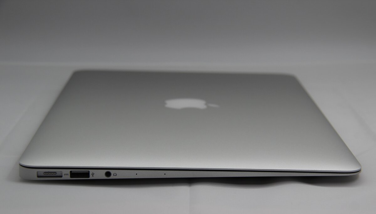 APPLE Macbook Air 7,2 2015