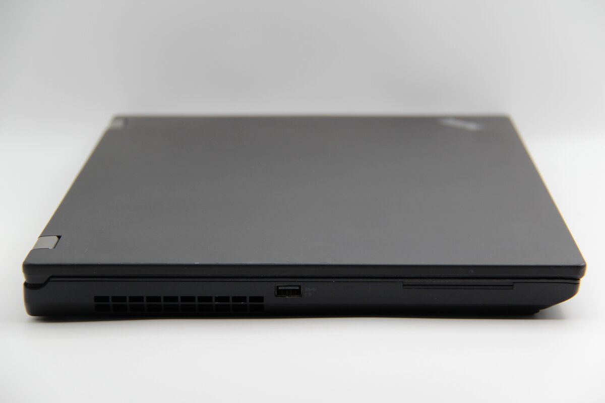 LENOVO Thinkpad P73